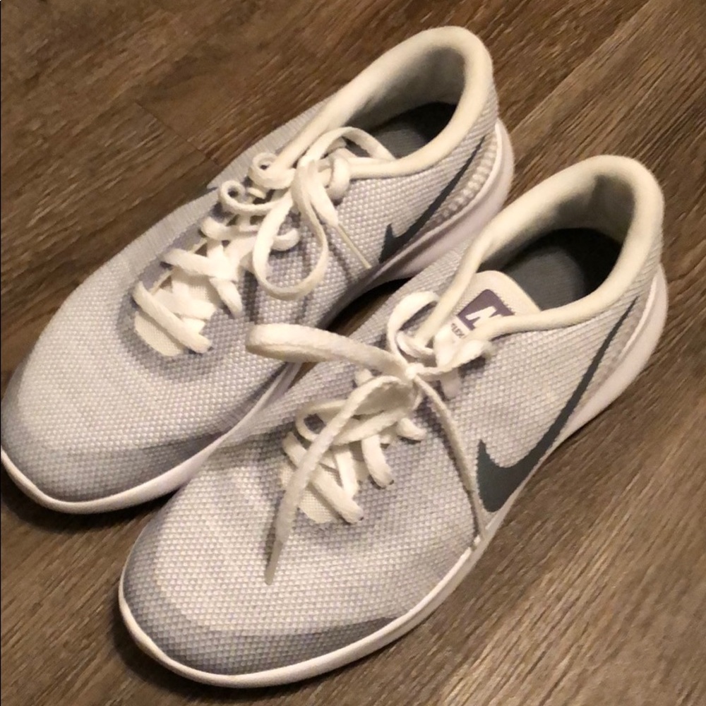 Women’s Nike flex